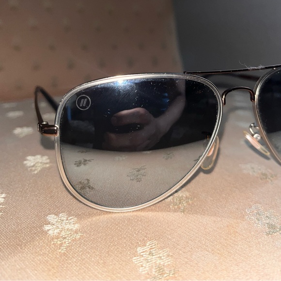 Blenders aviator sunglasses model Mojave Gold excellent condition - Picture 3 of 7